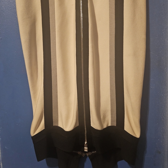 Herve Leger Black and‎ White Grid Midi Dress - Picture 5 of 9